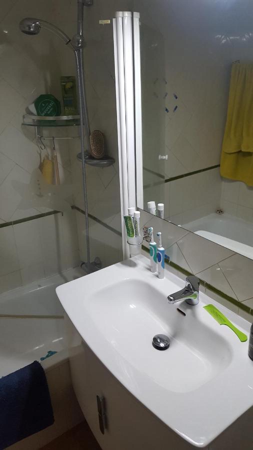 Semi-Detached Adosado Con Encanto -130 M2 - Wifi 600 Mb - Piscina Comunitaria - Patio Privado Torremolinos Eksteriør bilde