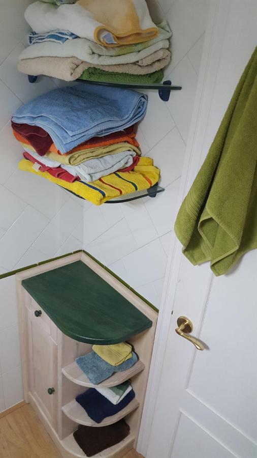 Semi-Detached Adosado Con Encanto -130 M2 - Wifi 600 Mb - Piscina Comunitaria - Patio Privado Torremolinos Eksteriør bilde