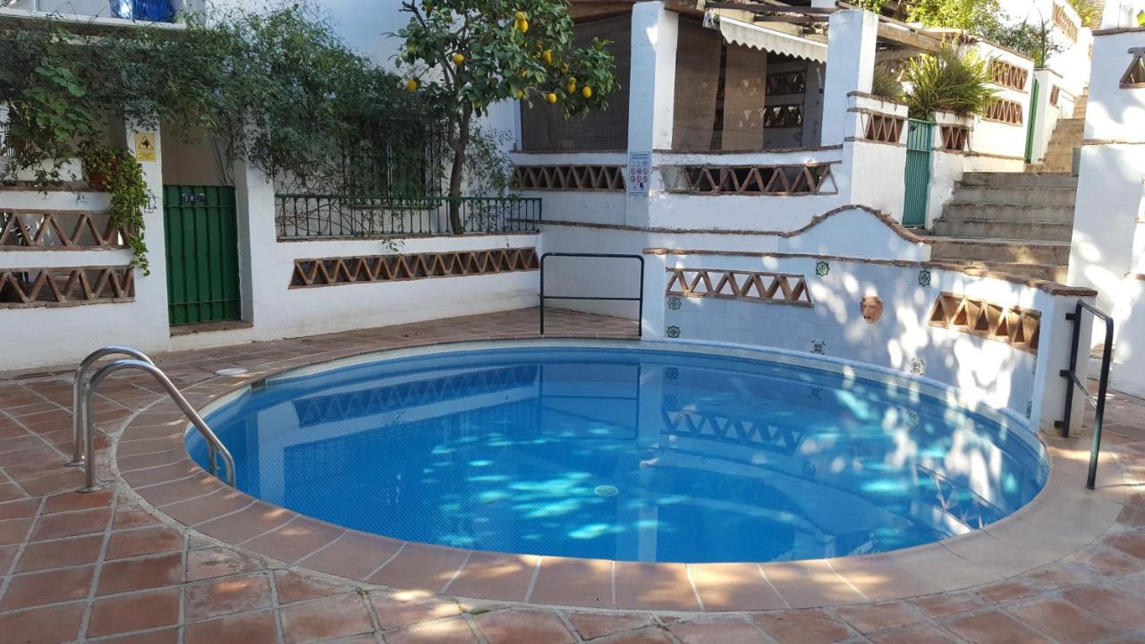 Semi-Detached Adosado Con Encanto -130 M2 - Wifi 600 Mb - Piscina Comunitaria - Patio Privado Torremolinos Eksteriør bilde