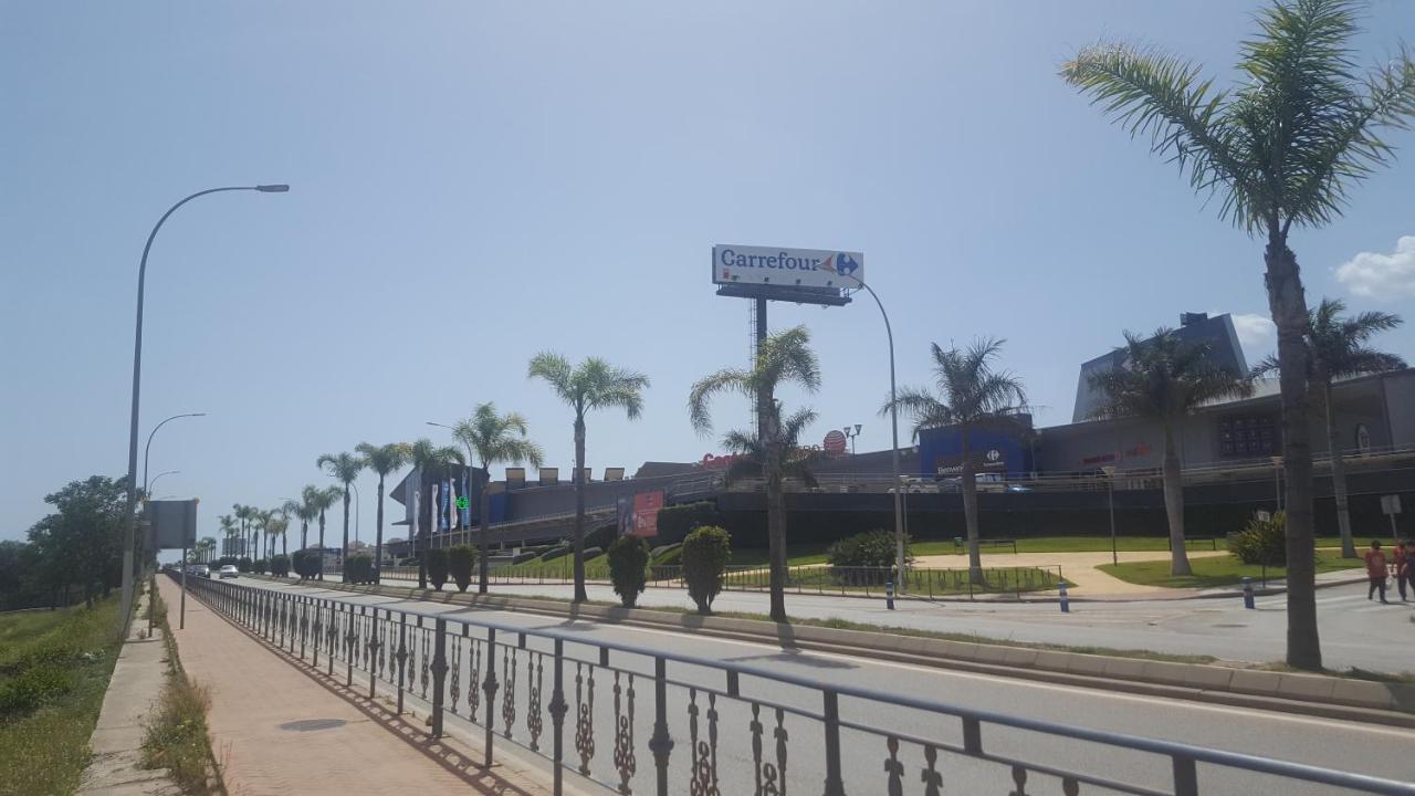 Semi-Detached Adosado Con Encanto -130 M2 - Wifi 600 Mb - Piscina Comunitaria - Patio Privado Torremolinos Eksteriør bilde