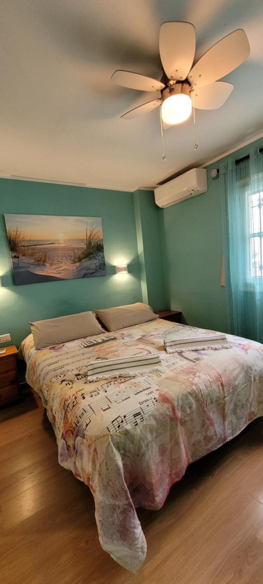 Semi-Detached Adosado Con Encanto -130 M2 - Wifi 600 Mb - Piscina Comunitaria - Patio Privado Torremolinos Eksteriør bilde